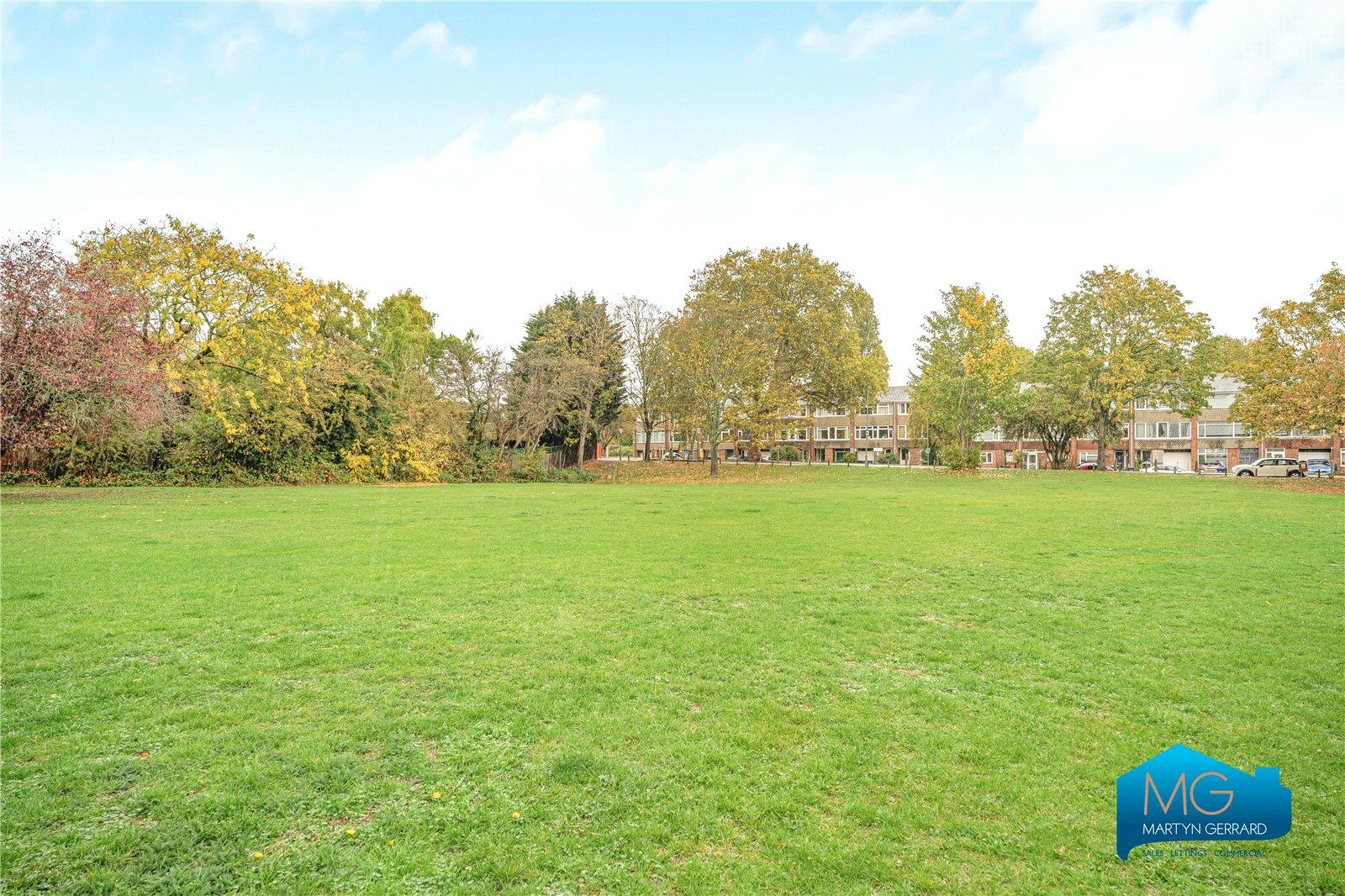 4 bedroom Semi-Detached House to rent - Martyn Gerrard