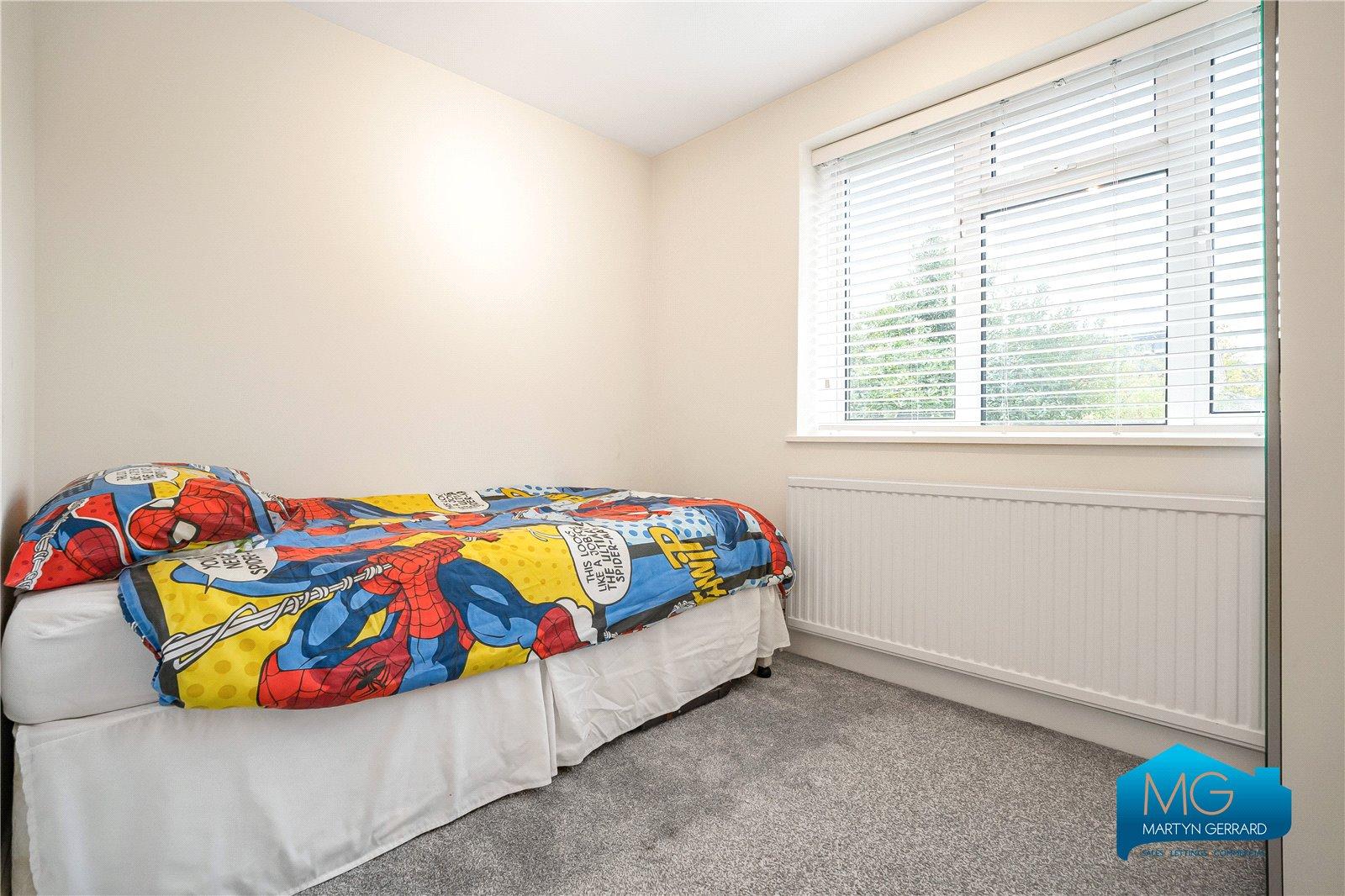 4 bedroom Semi-Detached House to rent - Martyn Gerrard