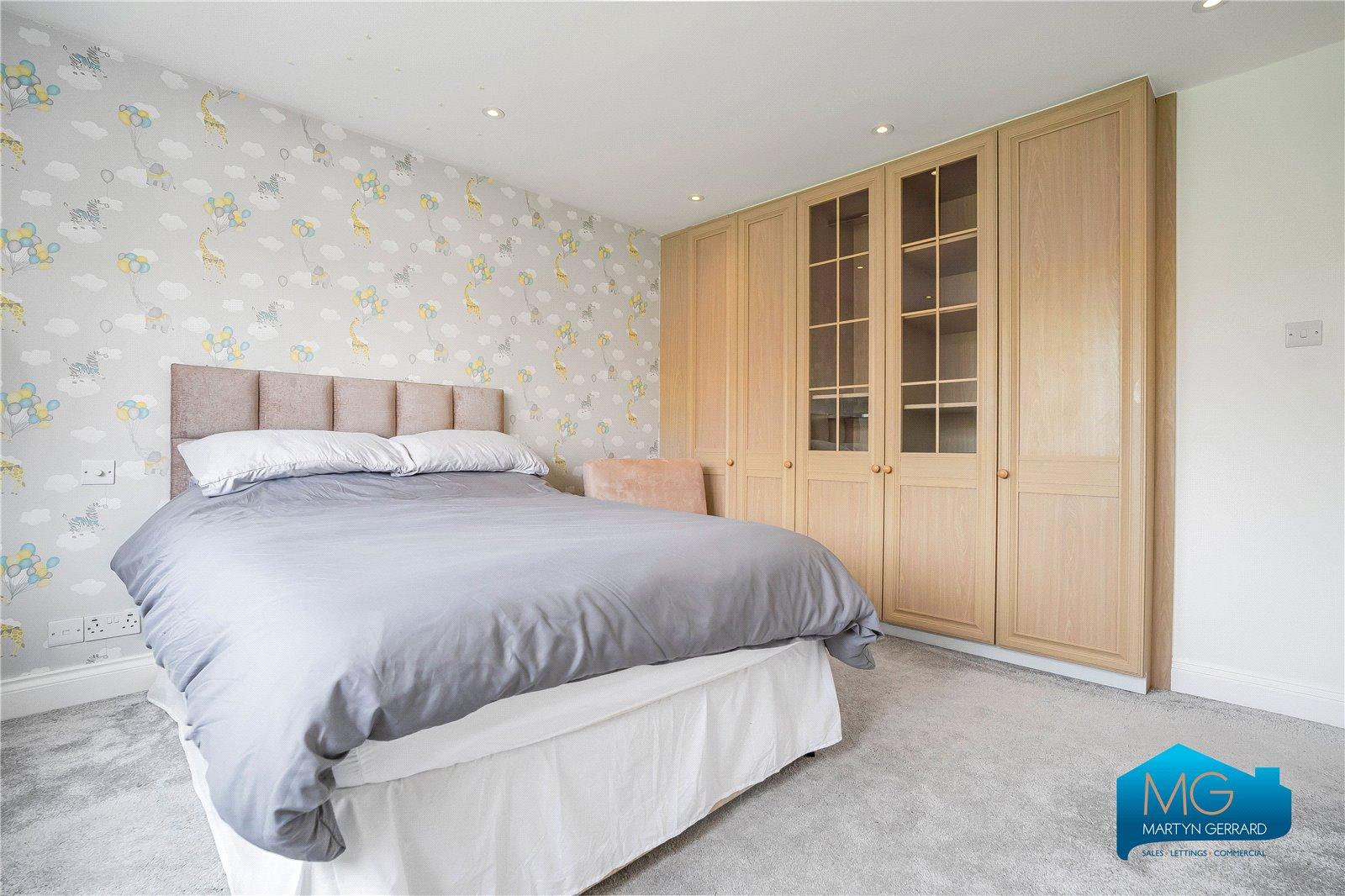 4 bedroom Semi-Detached House to rent - Martyn Gerrard