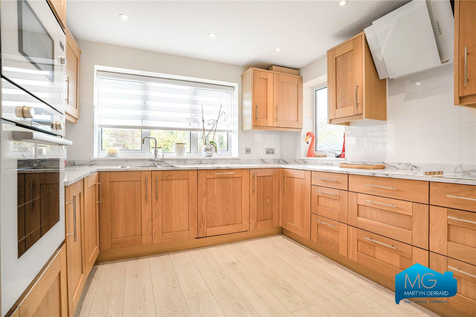 4 bedroom Semi-Detached House to rent - Martyn Gerrard