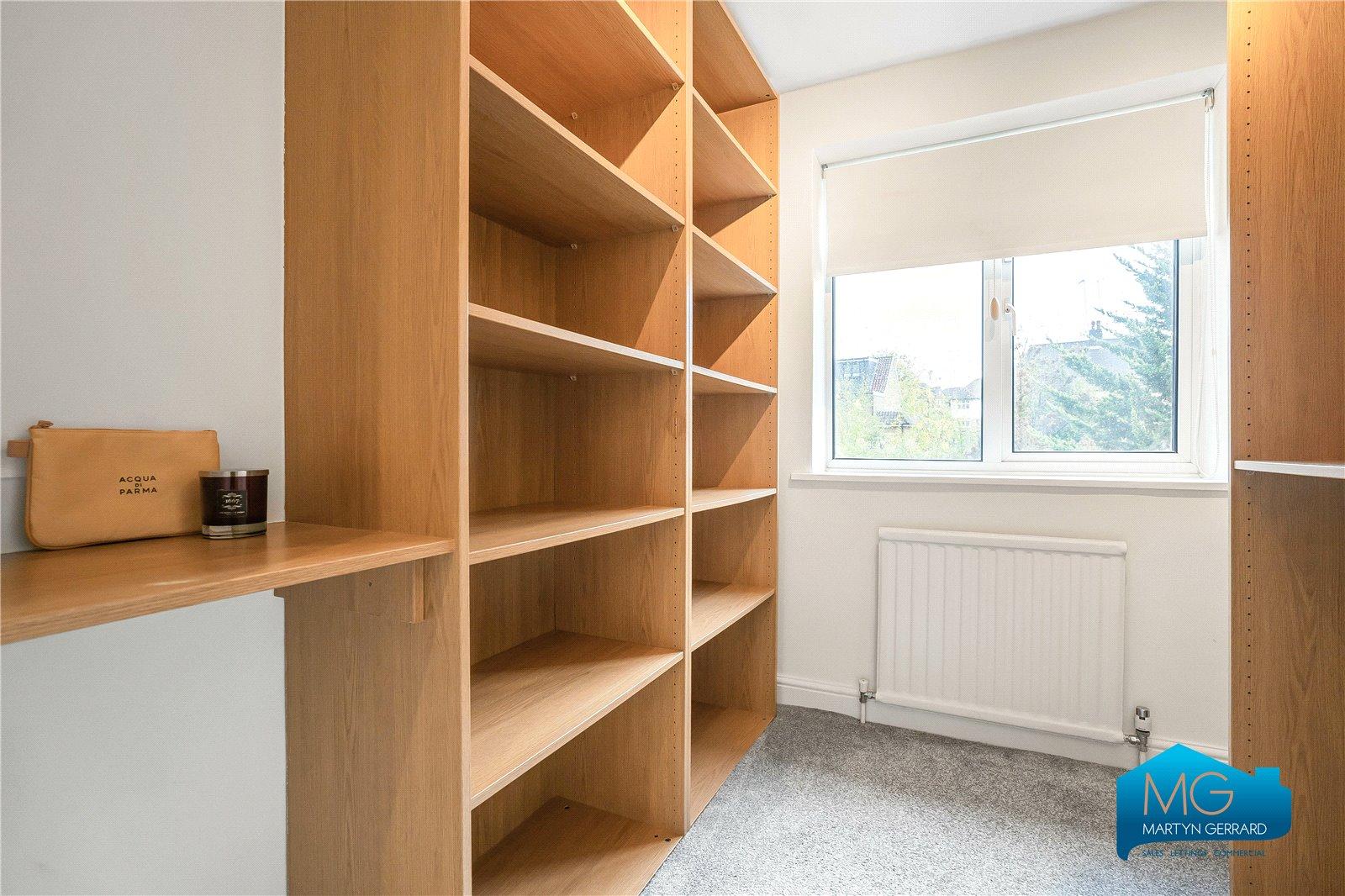 4 bedroom Semi-Detached House to rent - Martyn Gerrard