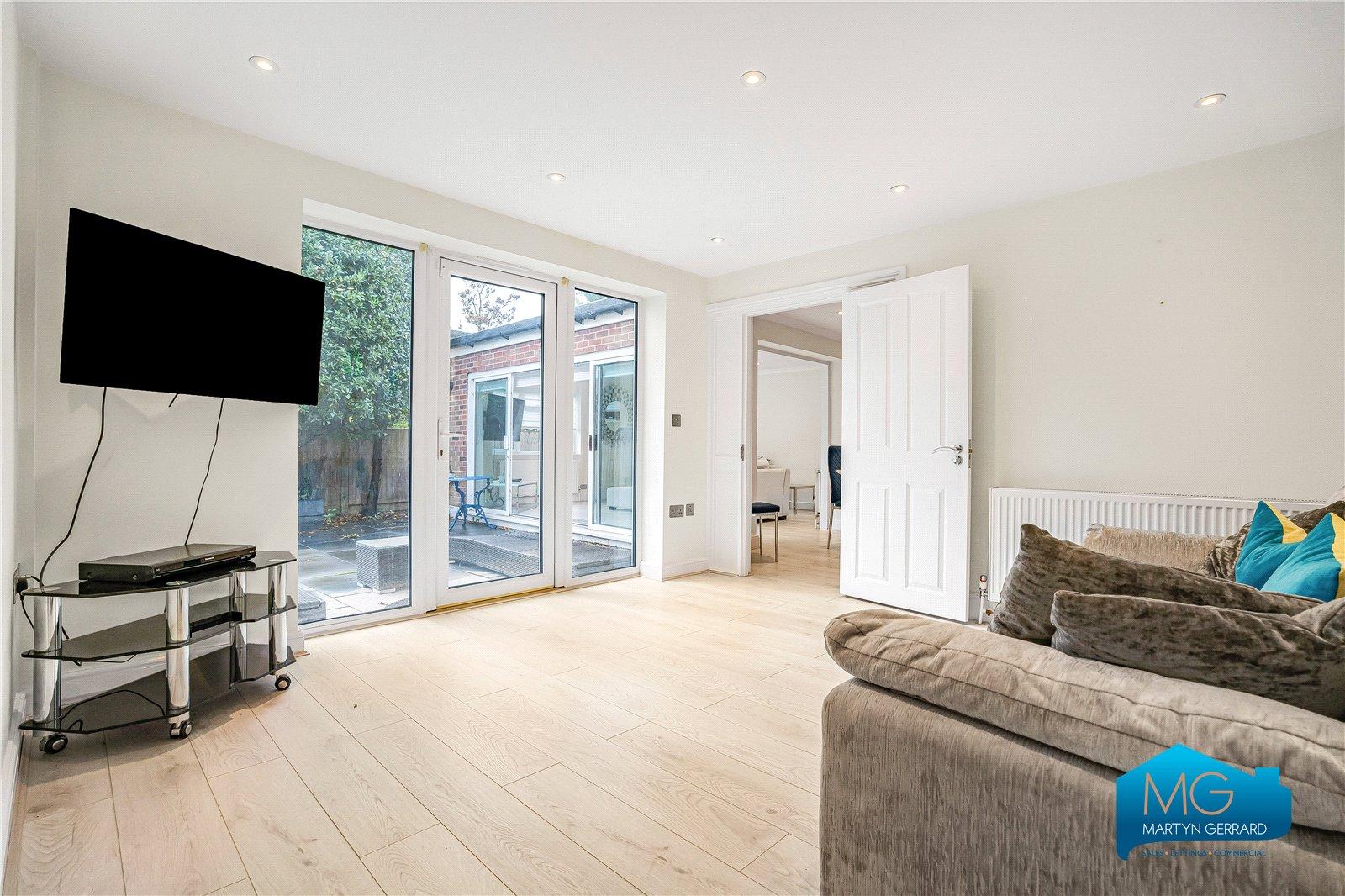 4 bedroom Semi-Detached House to rent - Martyn Gerrard