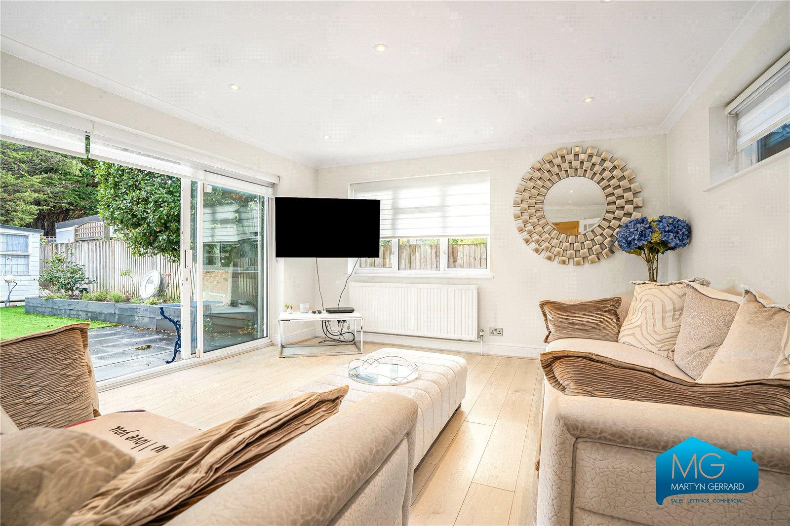 4 bedroom Semi-Detached House to rent - Martyn Gerrard