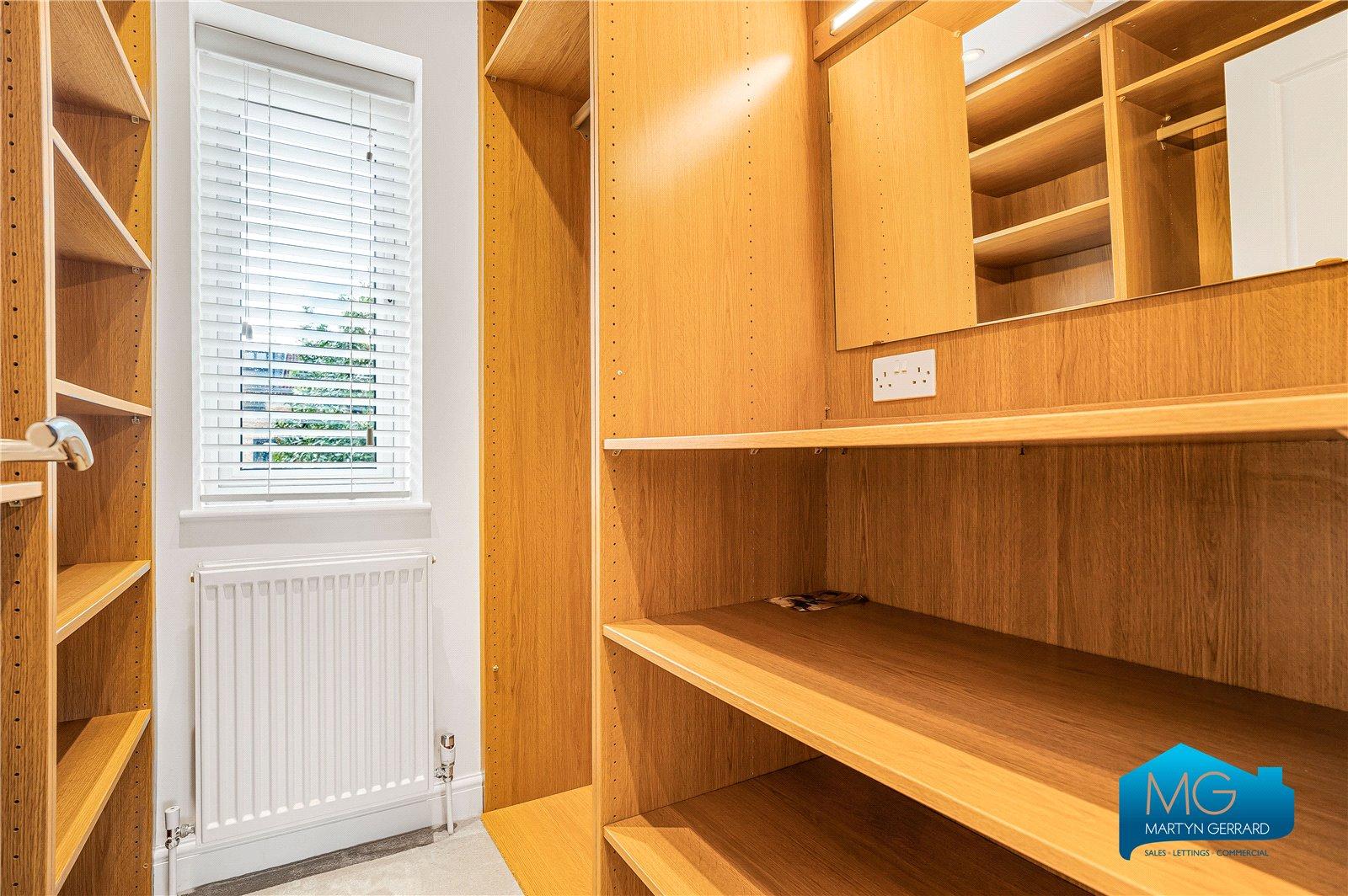 4 bedroom Semi-Detached House to rent - Martyn Gerrard