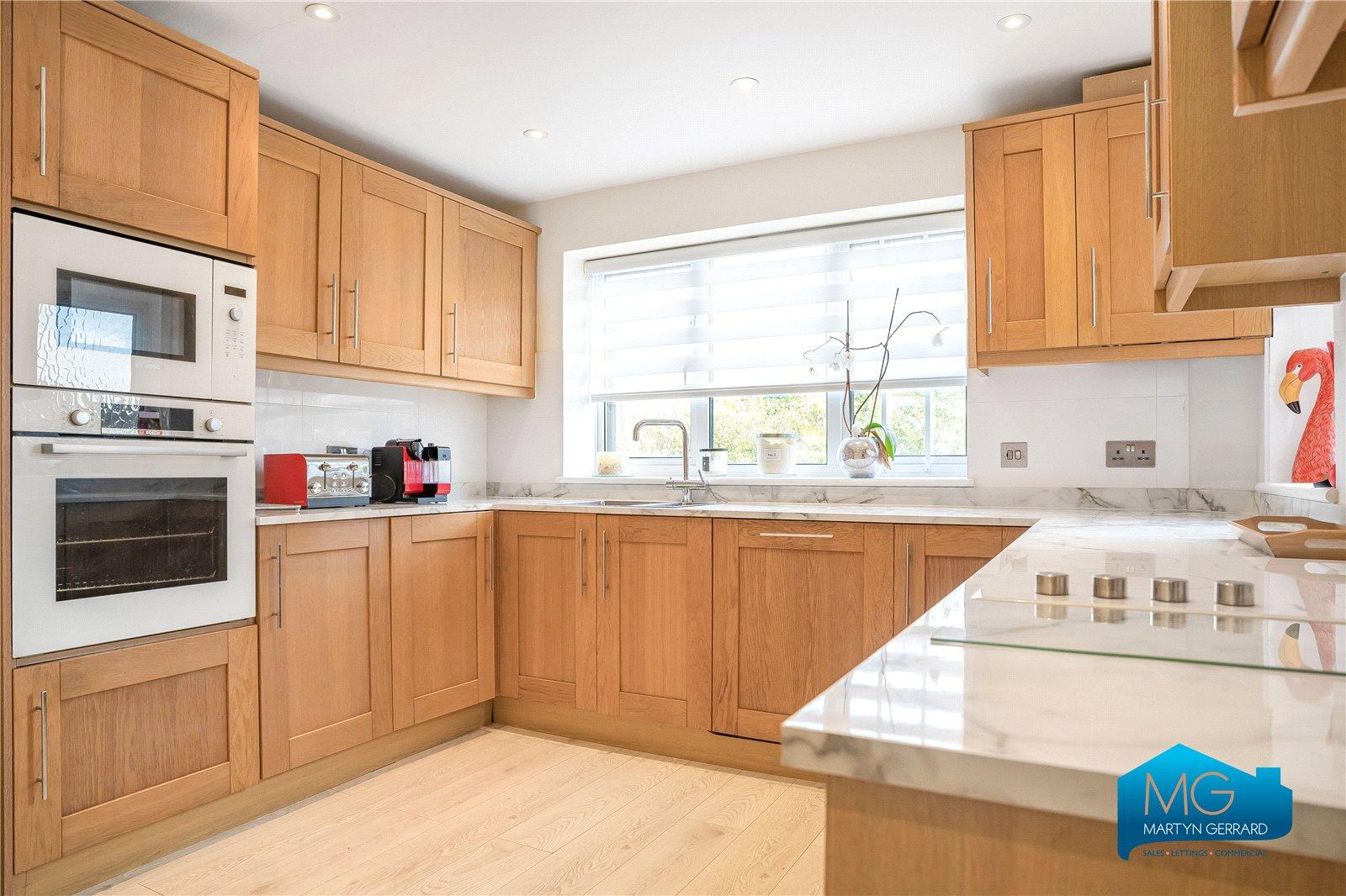 4 bedroom Semi-Detached House to rent - Martyn Gerrard