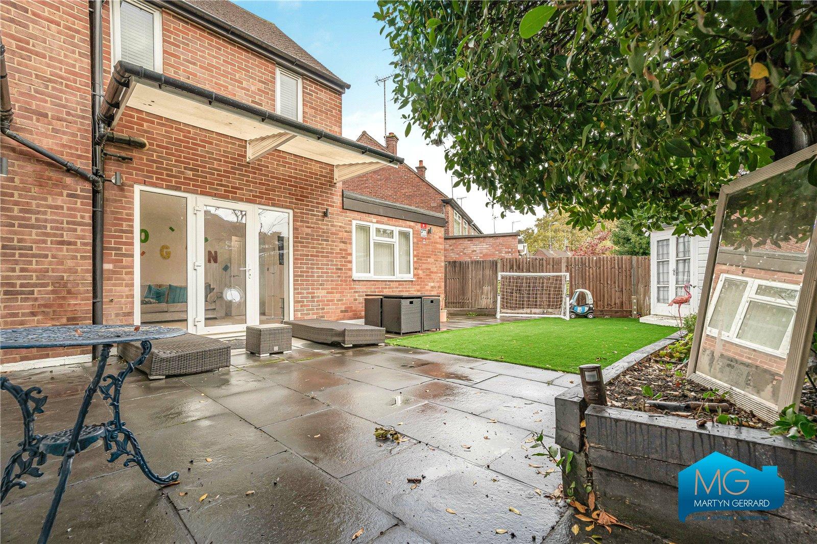 4 bedroom Semi-Detached House to rent - Martyn Gerrard