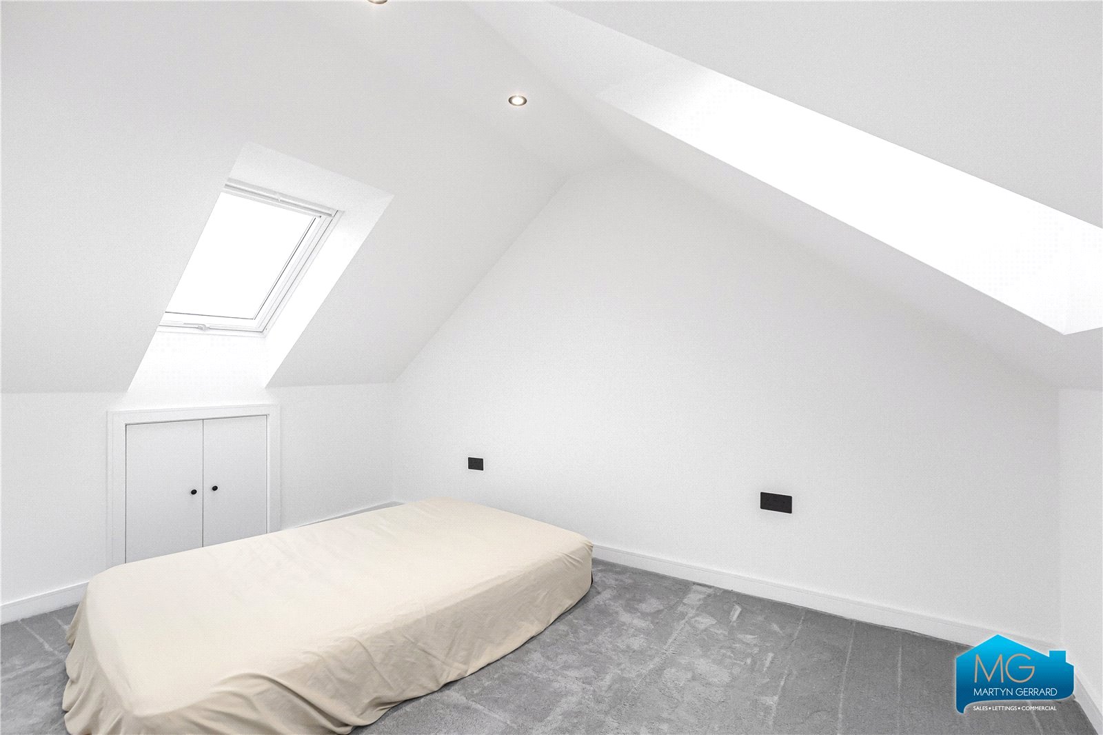3 bedroom End of Terrace House to rent - Martyn Gerrard