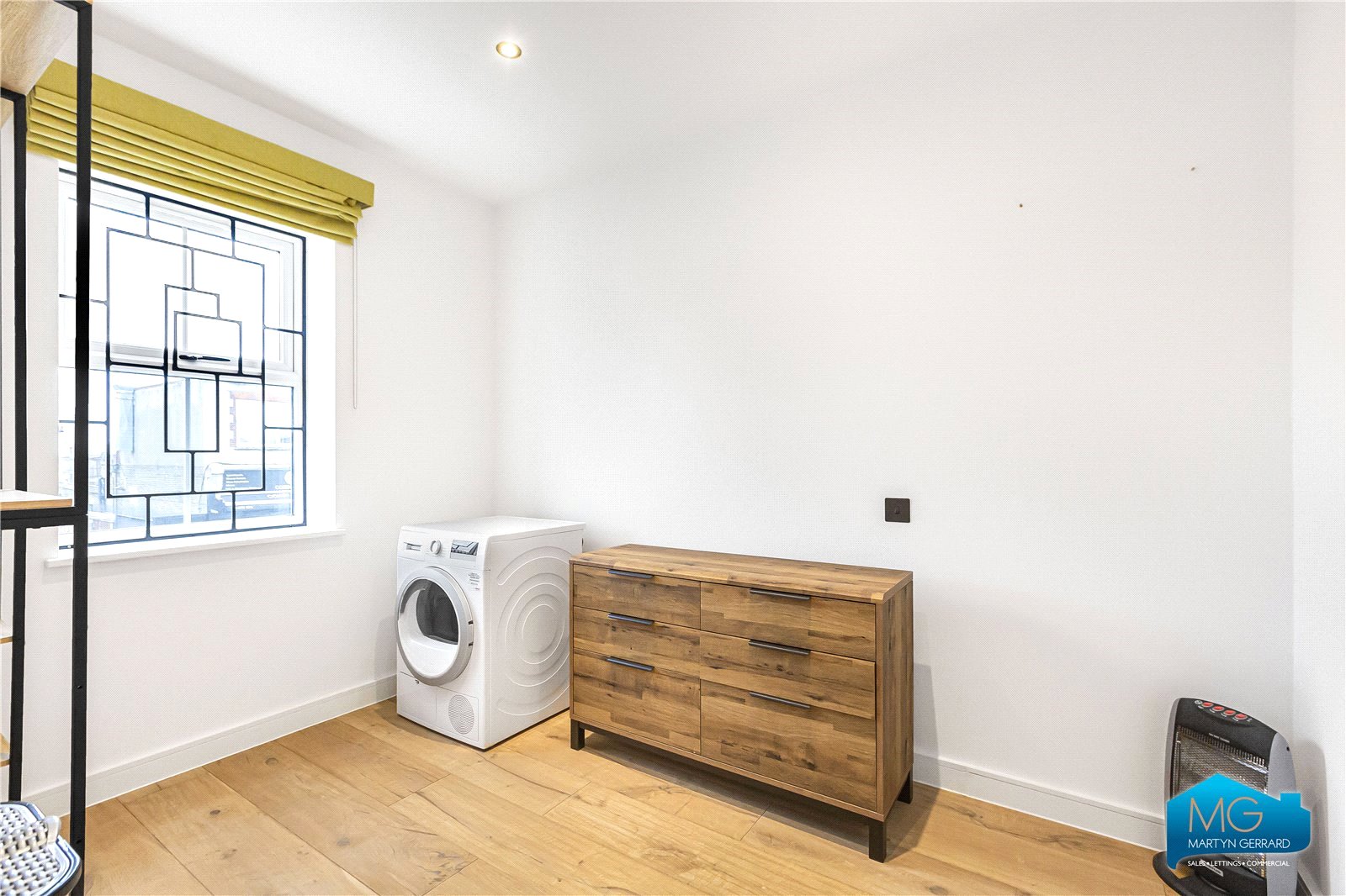 3 bedroom End of Terrace House to rent - Martyn Gerrard