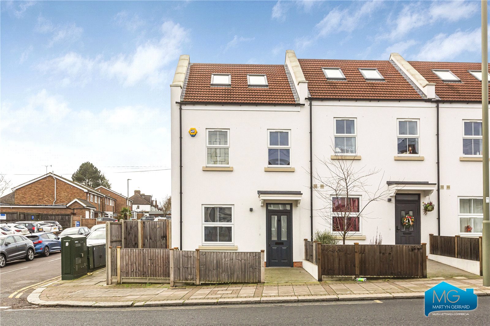 Oakleigh Road North, Whetstone, London, N20+  - Martyn Gerrard