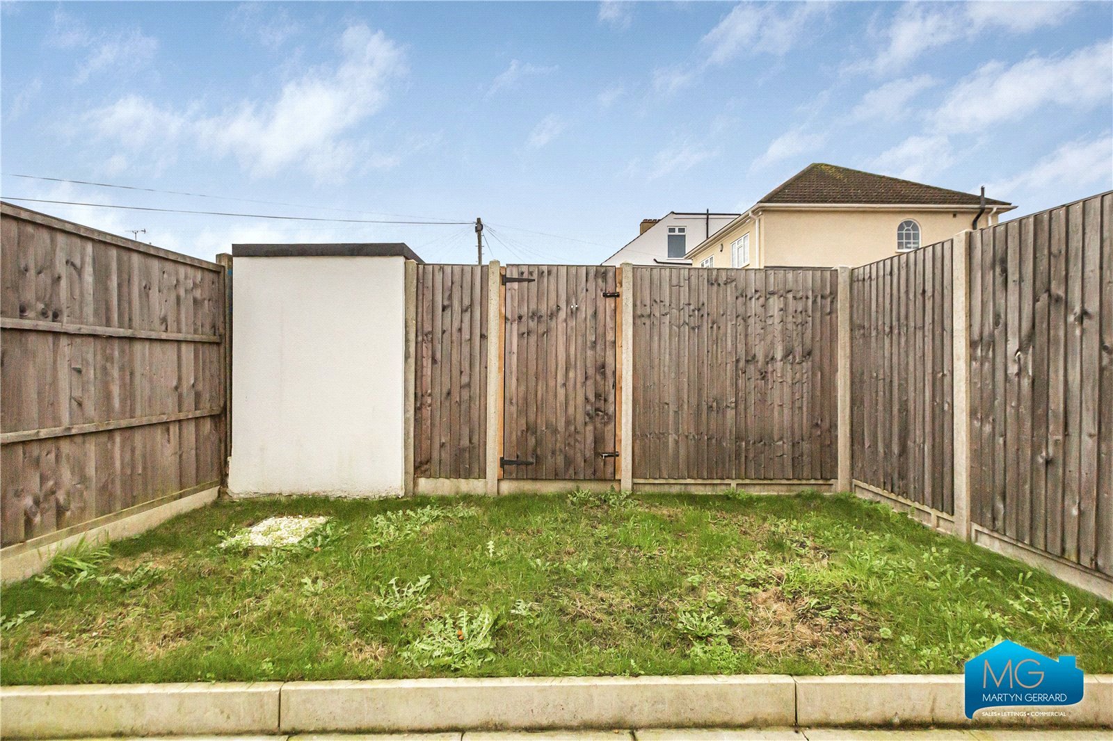 3 bedroom End of Terrace House to rent - Martyn Gerrard