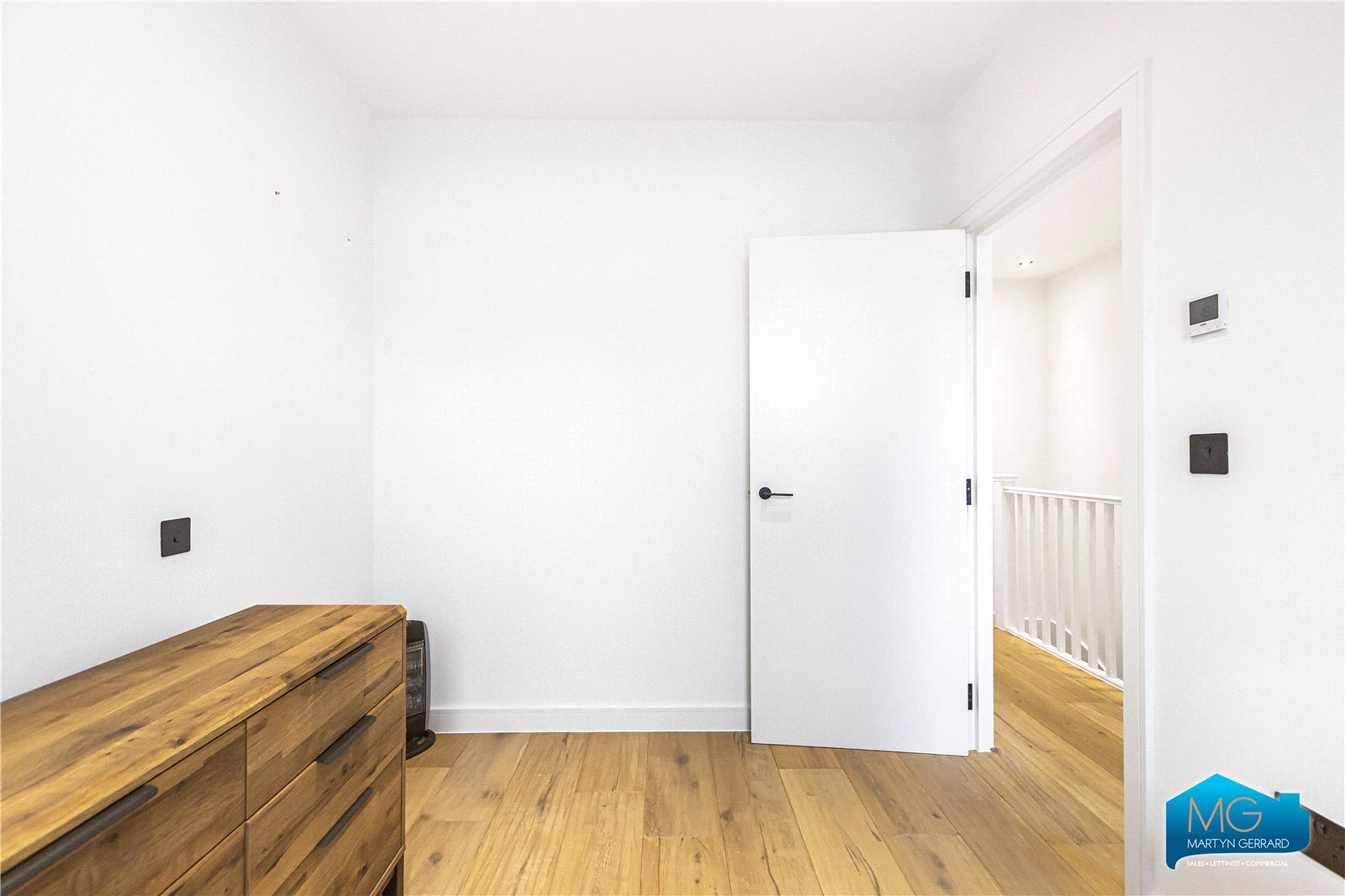 3 bedroom End of Terrace House to rent - Martyn Gerrard