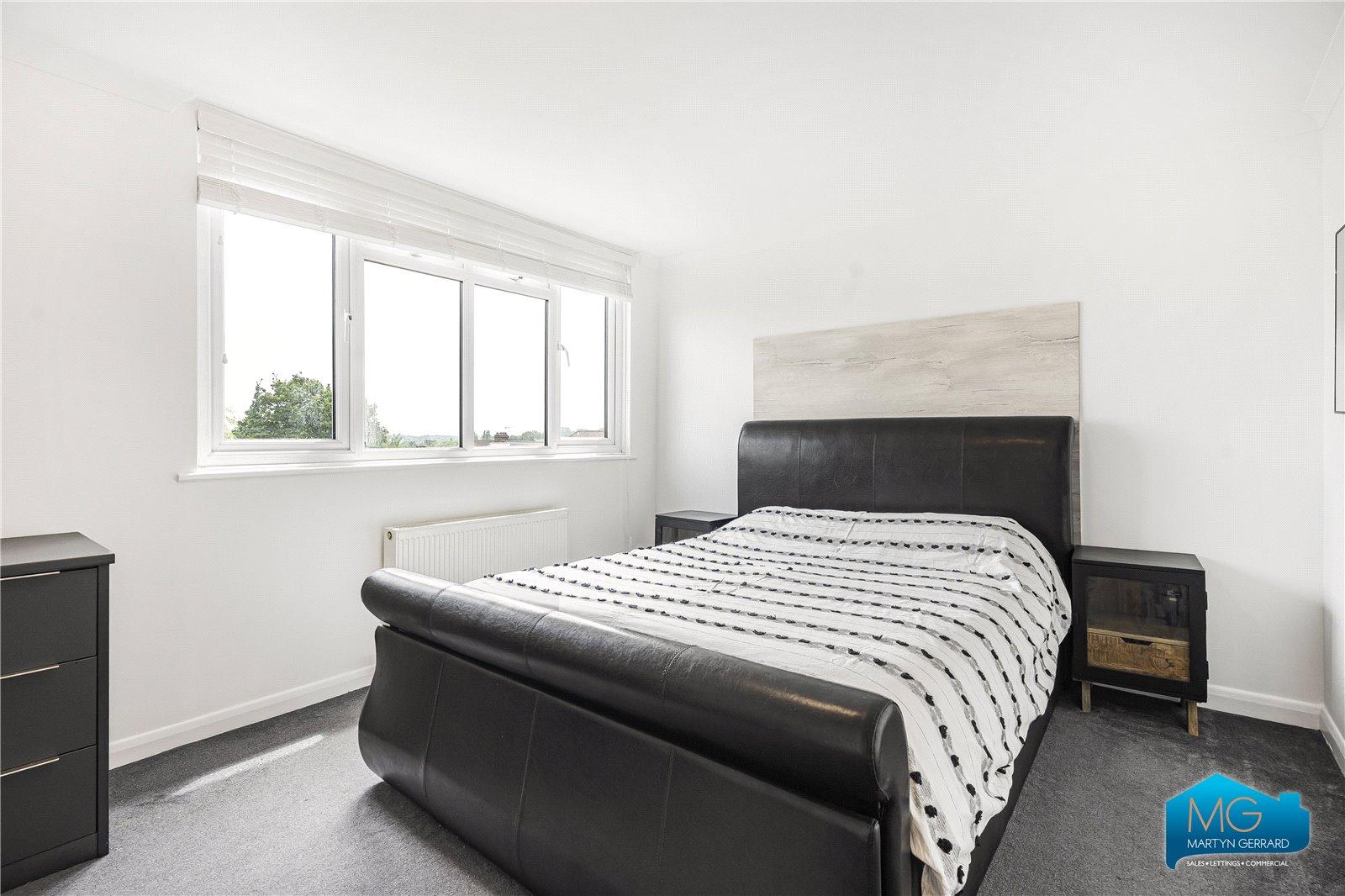 4 bedroom Semi-Detached House to rent - Martyn Gerrard