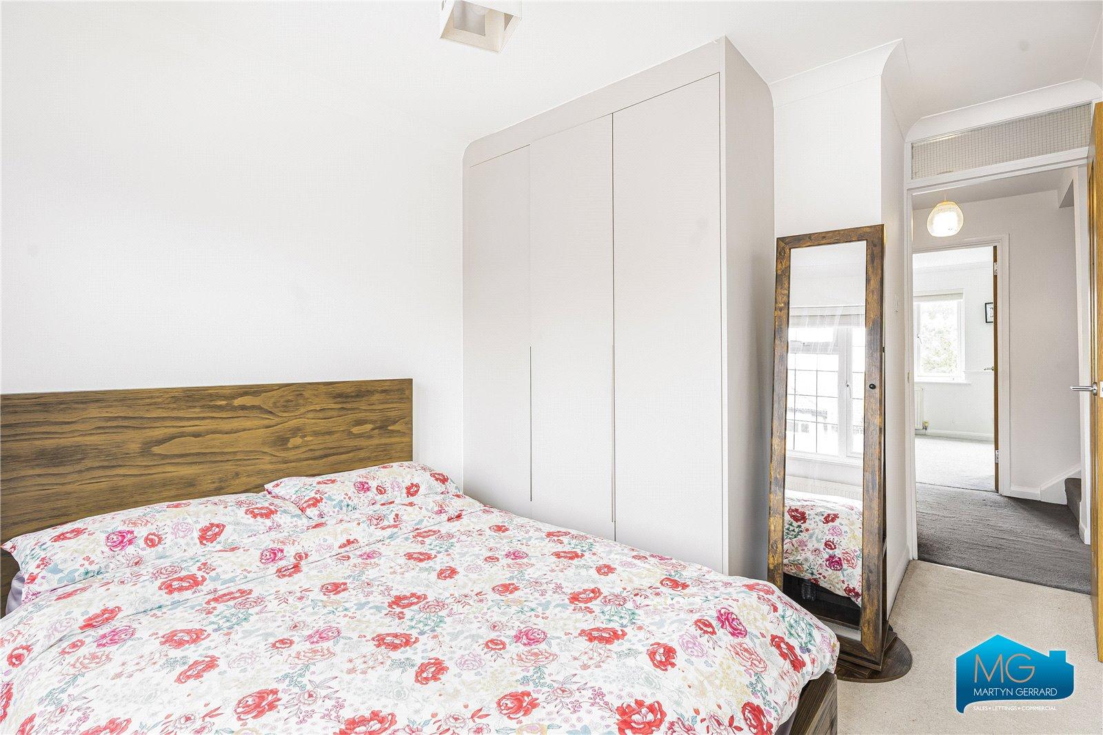 4 bedroom Semi-Detached House to rent - Martyn Gerrard