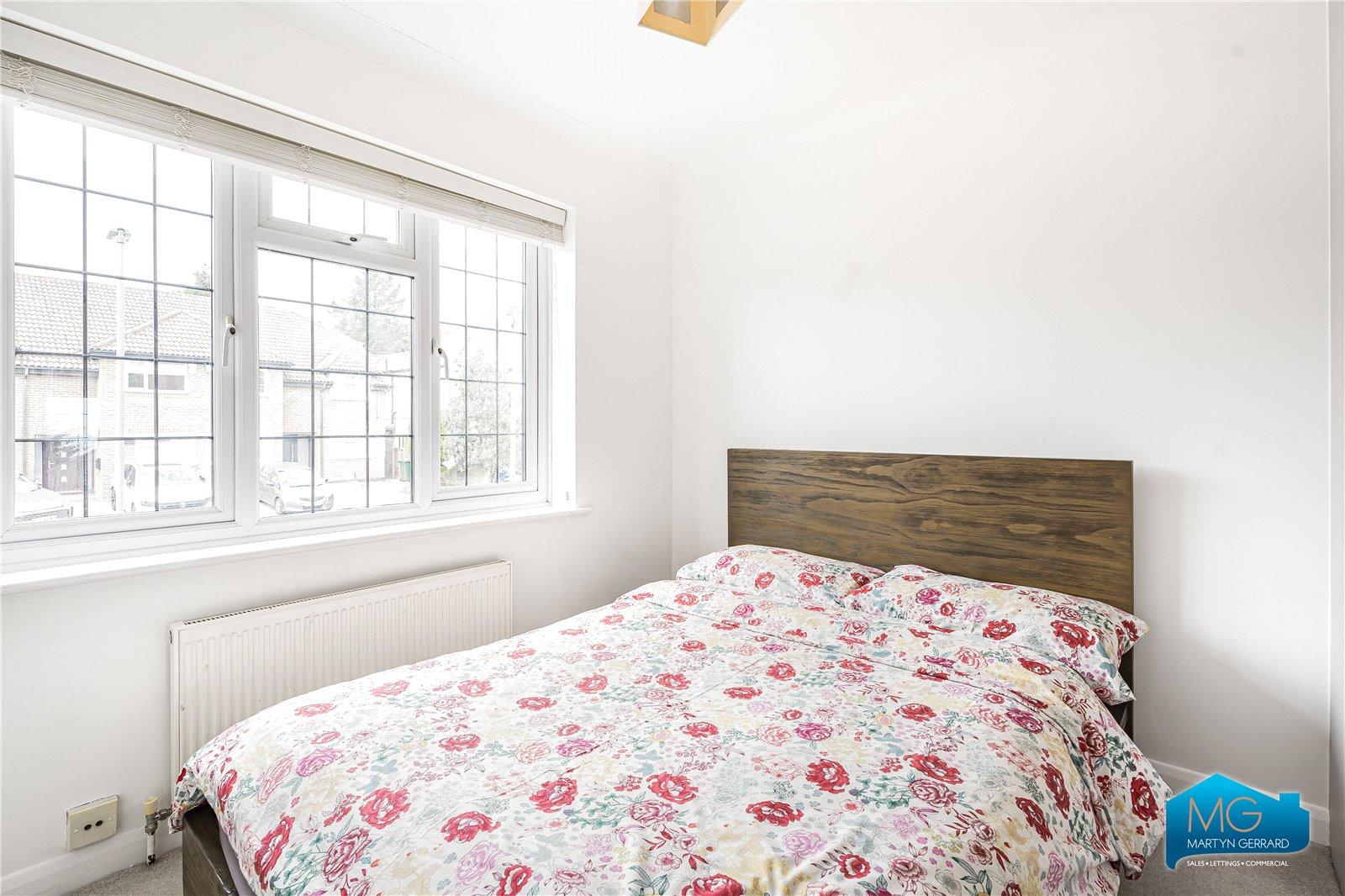 4 bedroom Semi-Detached House to rent - Martyn Gerrard