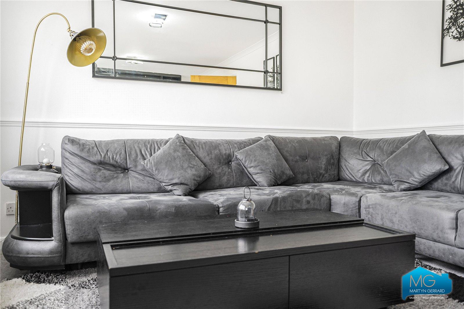 4 bedroom Semi-Detached House to rent - Martyn Gerrard