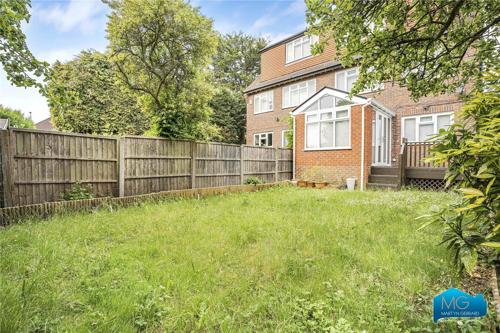 4 bedroom Semi-Detached House to rent - Martyn Gerrard