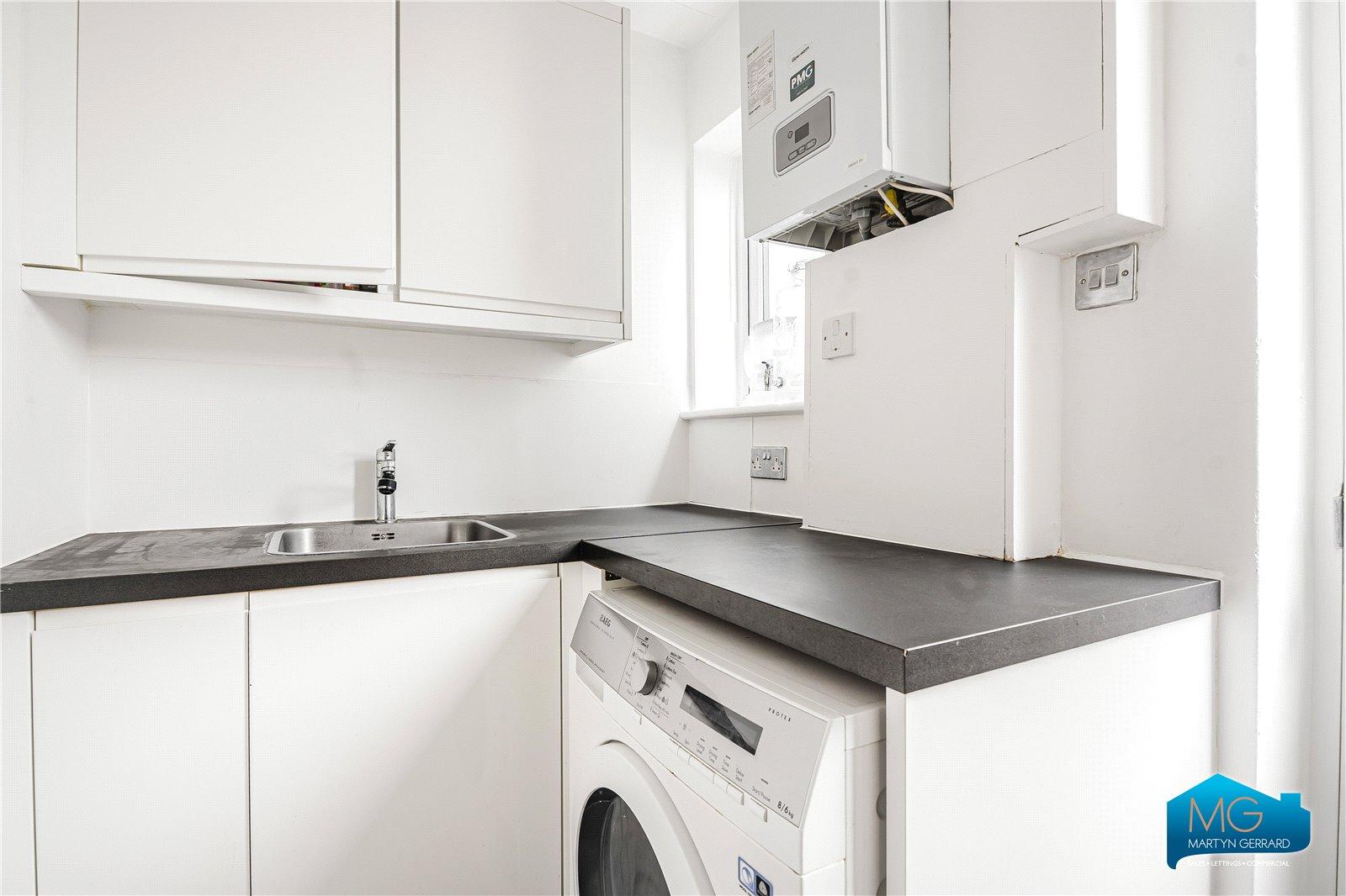 4 bedroom Semi-Detached House to rent - Martyn Gerrard
