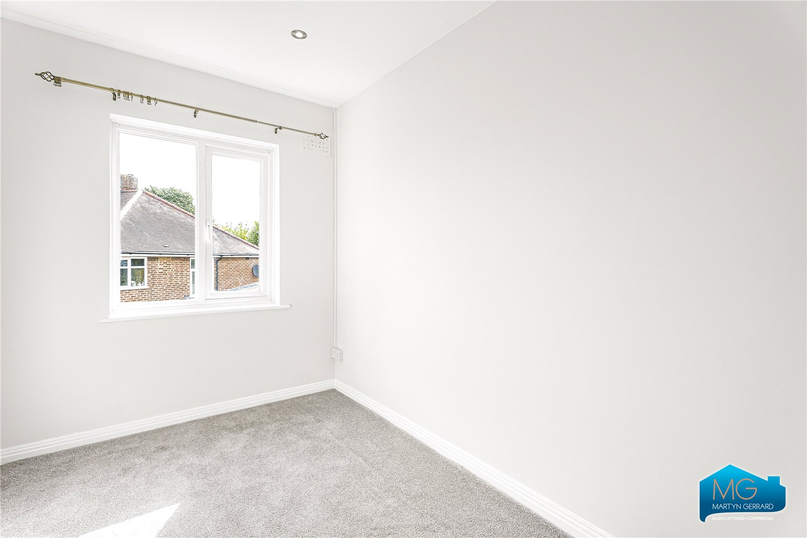 2 bedroom Apartment to rent - Martyn Gerrard