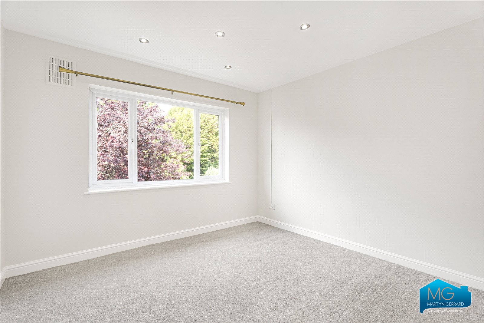 2 bedroom Apartment to rent - Martyn Gerrard