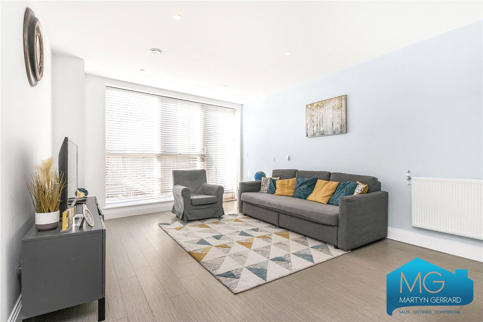2 bedroom Ground Floor Flat to rent - Martyn Gerrard