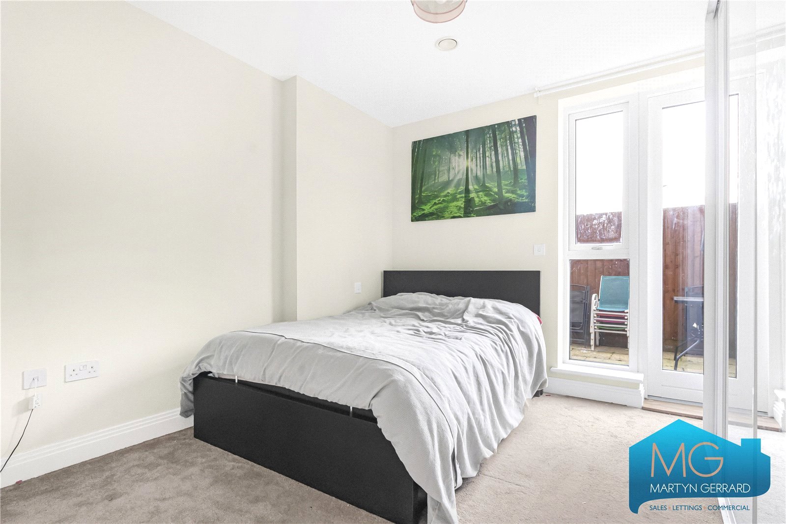 2 bedroom Ground Floor Flat to rent - Martyn Gerrard