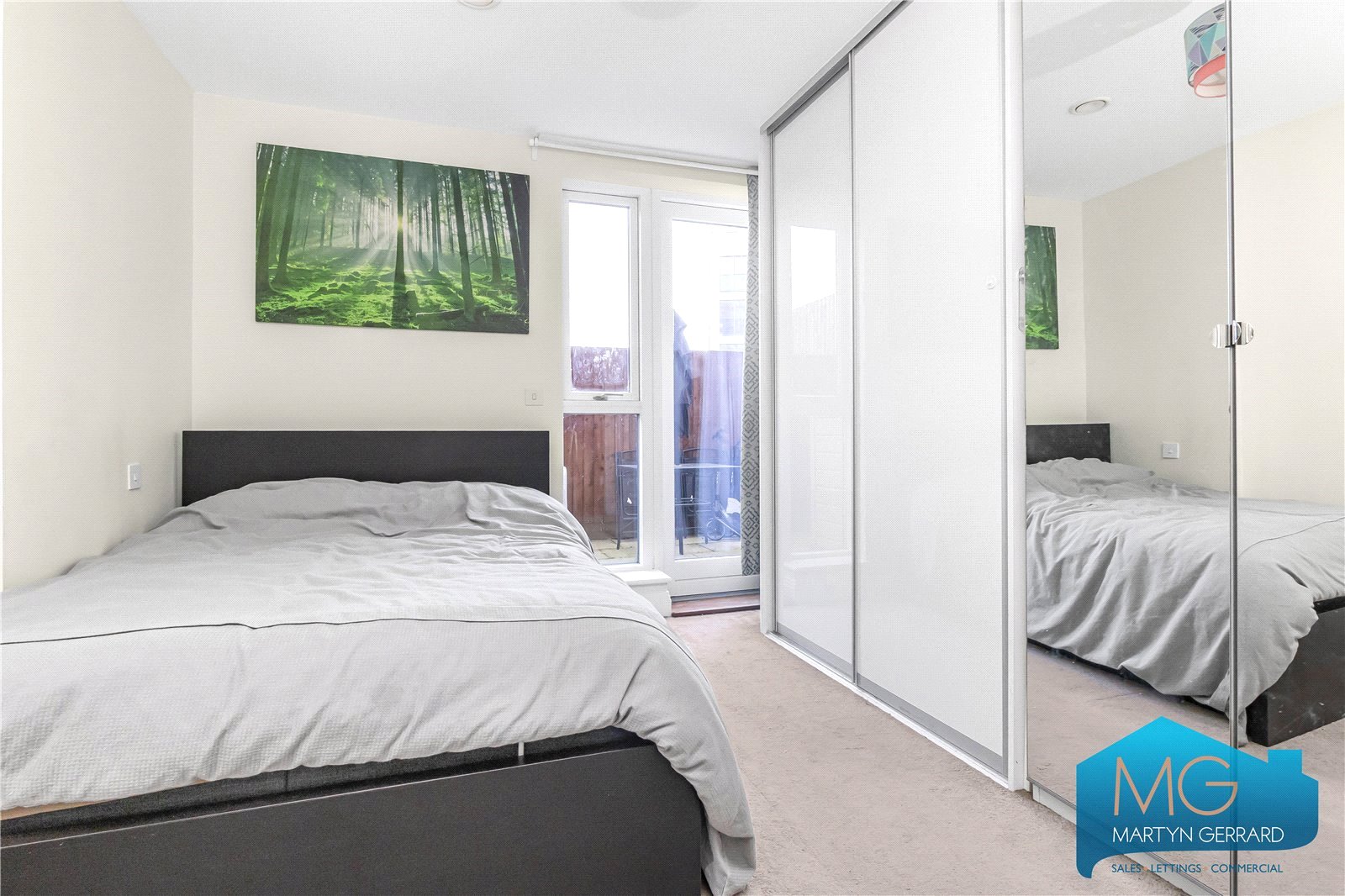 2 bedroom Ground Floor Flat to rent - Martyn Gerrard