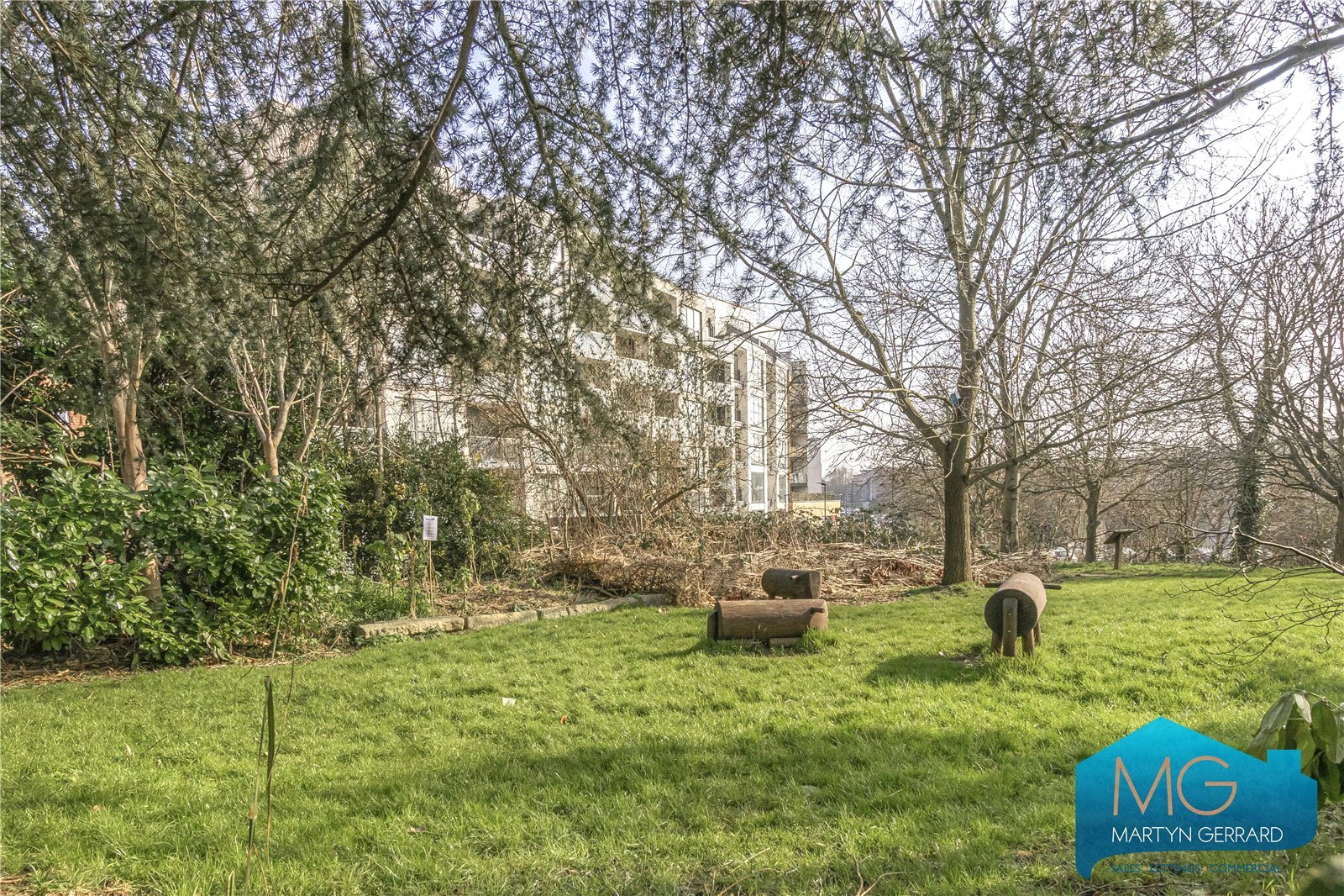2 bedroom Ground Floor Flat to rent - Martyn Gerrard