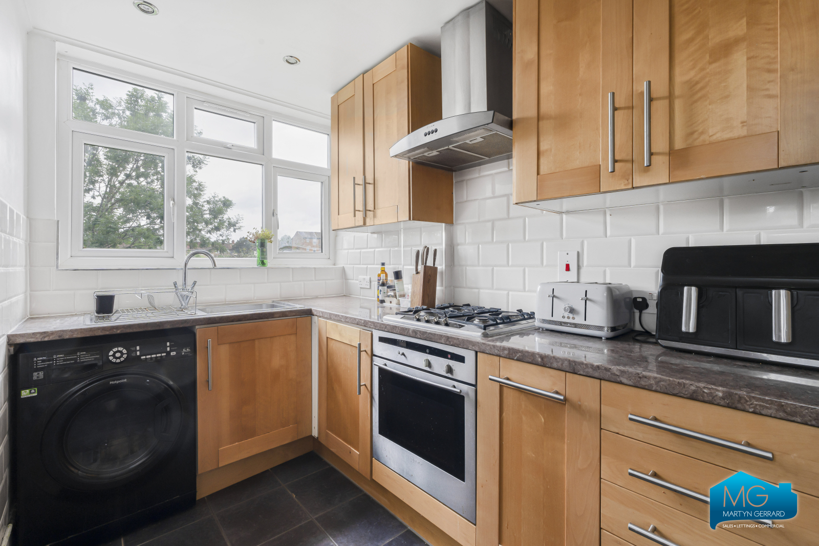 2 bedroom Apartment to rent - Martyn Gerrard