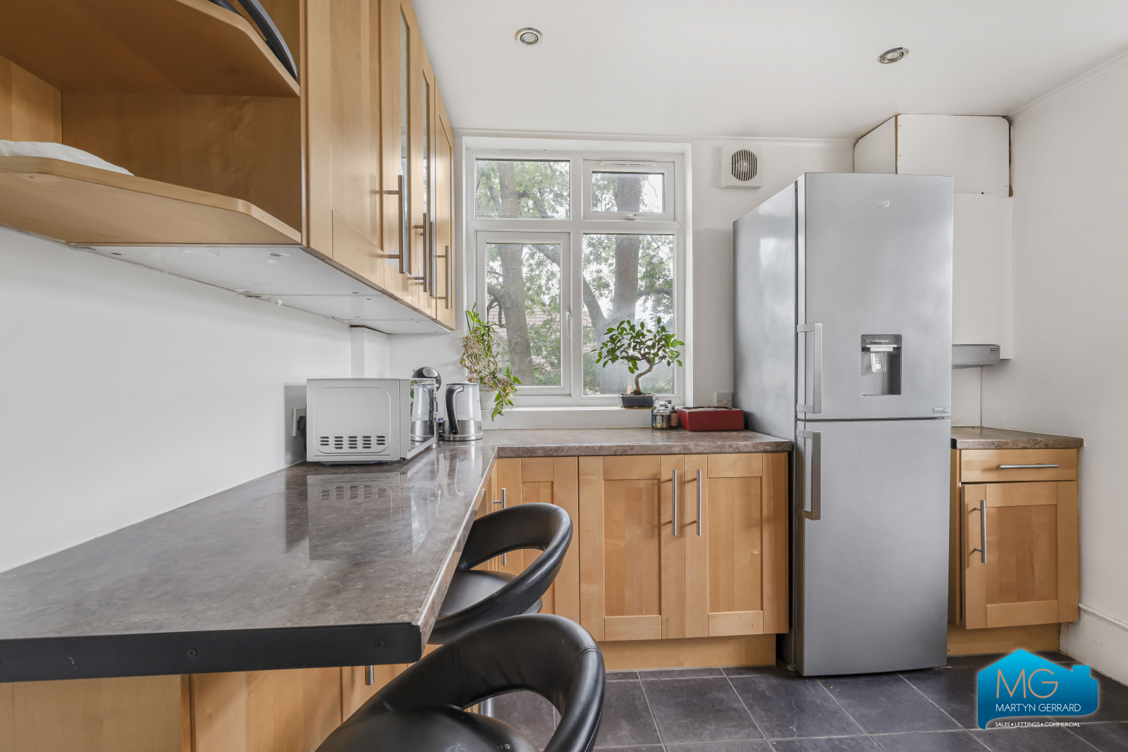 2 bedroom Apartment to rent - Martyn Gerrard