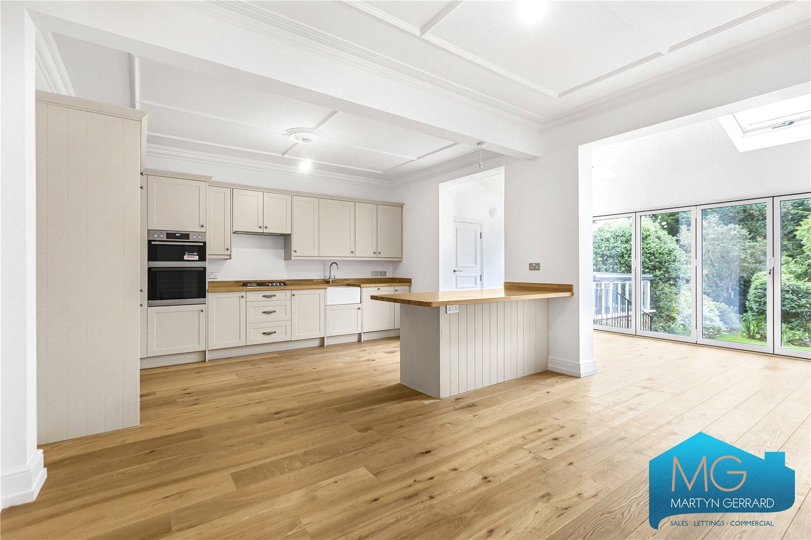 Pollard Road, Whetstone, London, N20+  - Martyn Gerrard