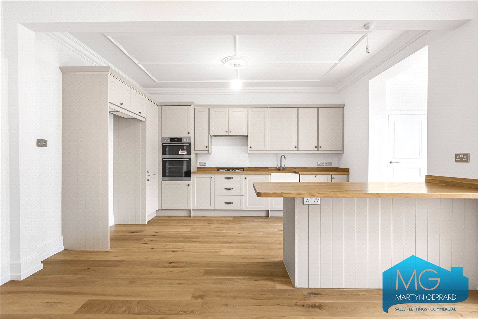 5 bedroom Semi-Detached House to rent - Martyn Gerrard