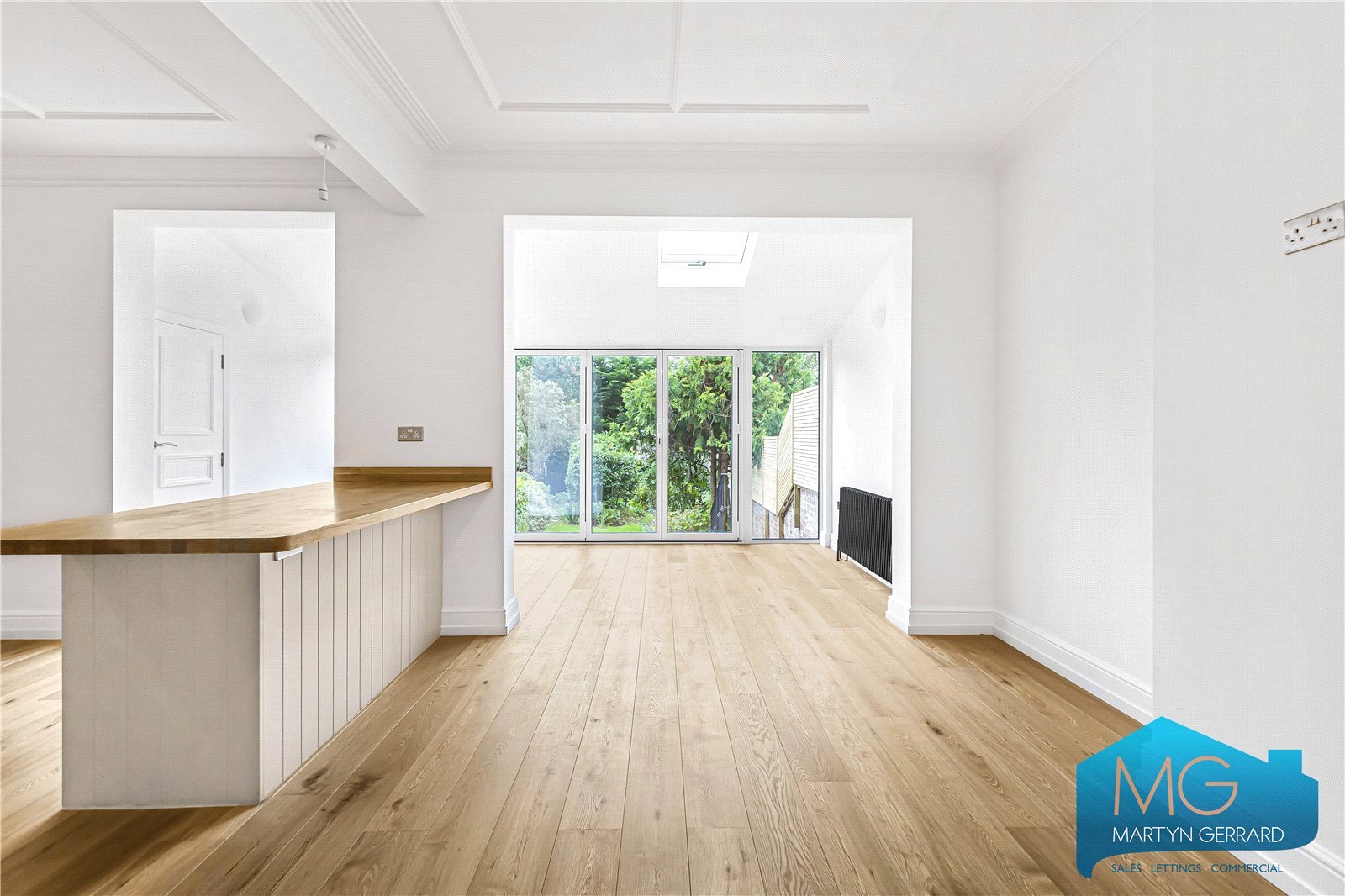 5 bedroom Semi-Detached House to rent - Martyn Gerrard