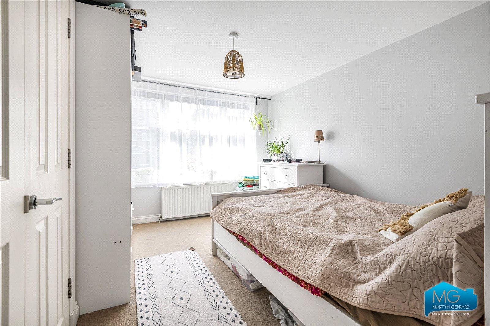 2 bedroom Ground Floor Flat to rent - Martyn Gerrard