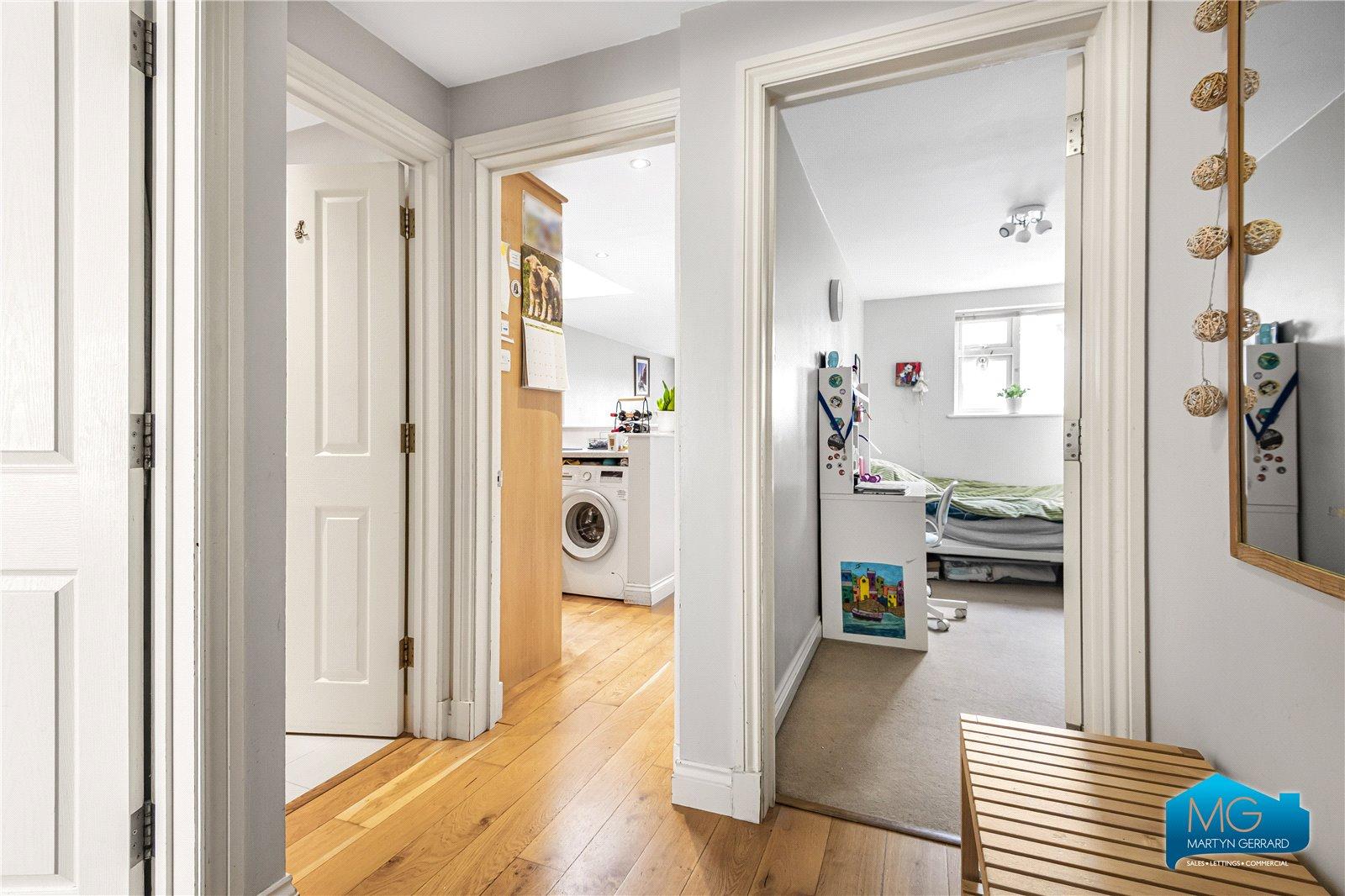 2 bedroom Ground Floor Flat to rent - Martyn Gerrard