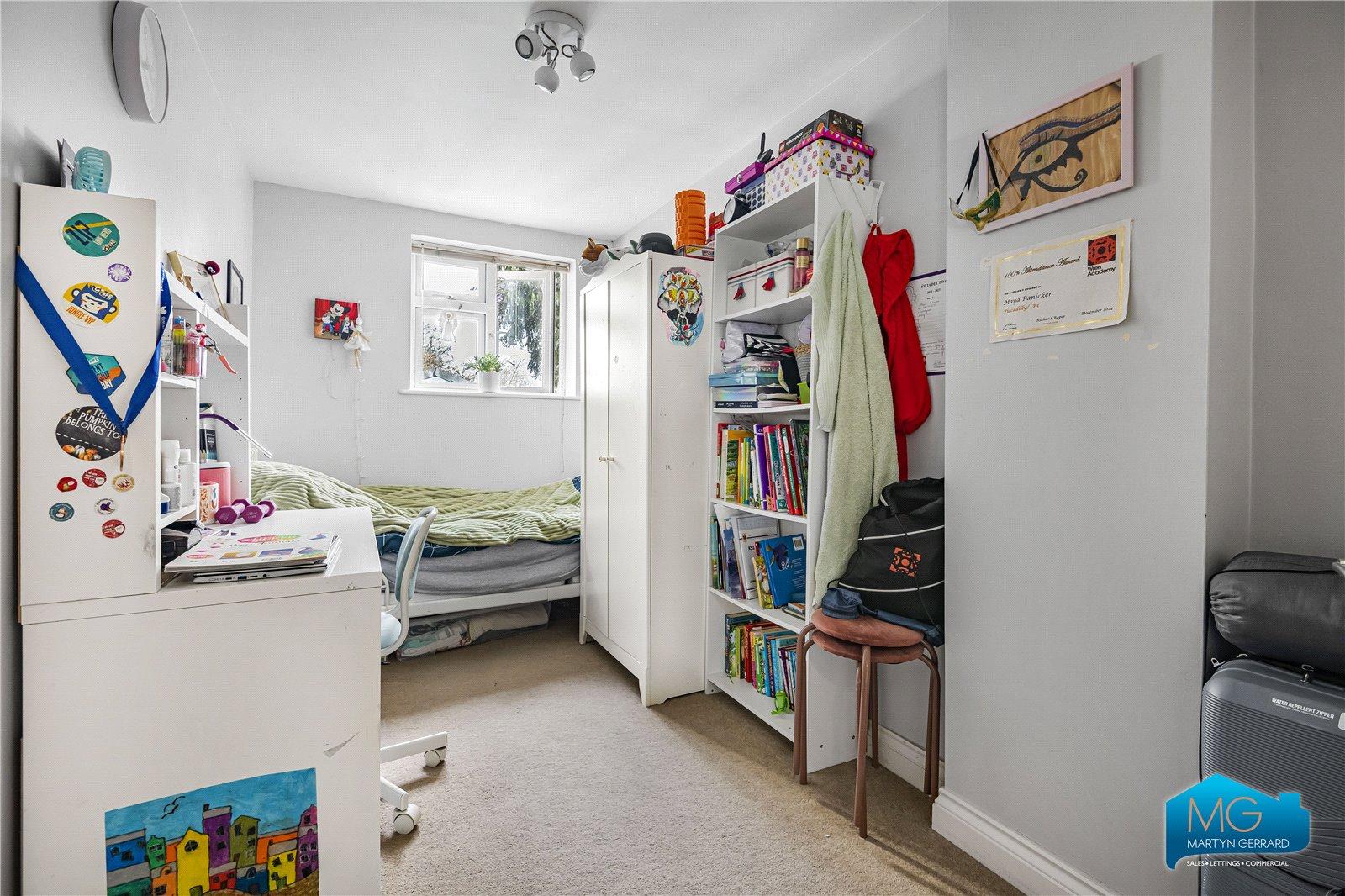 2 bedroom Ground Floor Flat to rent - Martyn Gerrard