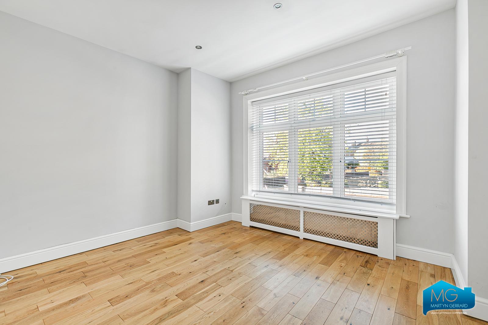 2 bedroom Apartment to rent - Martyn Gerrard
