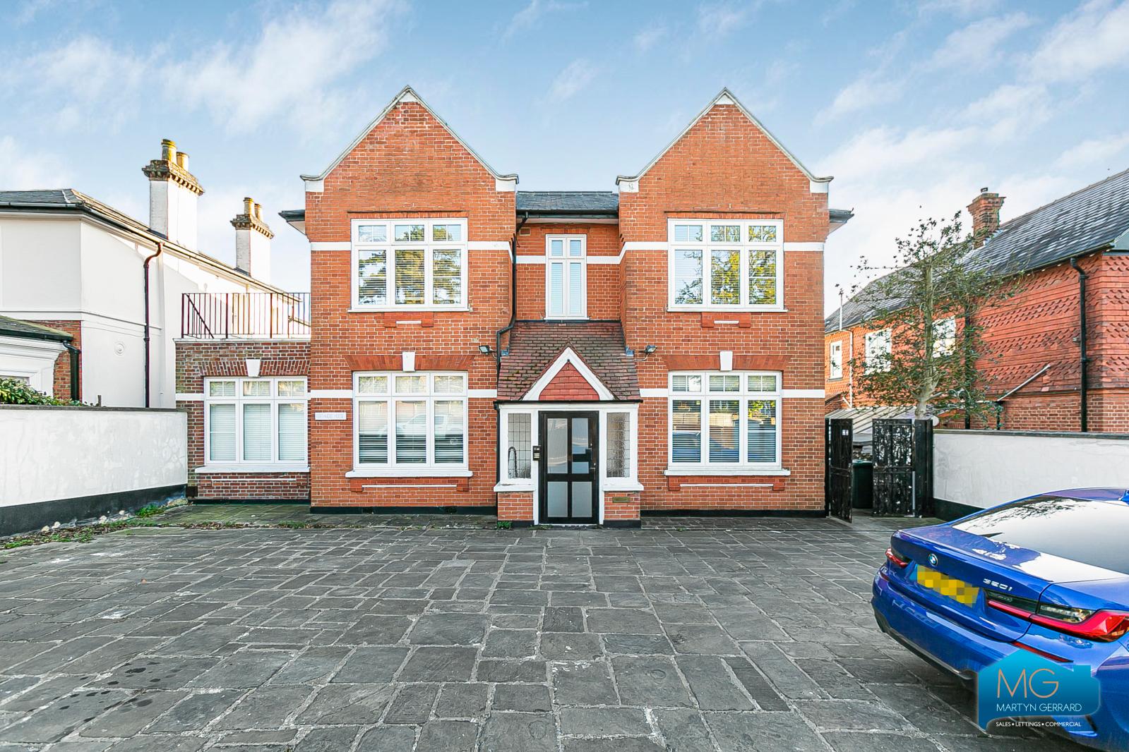 2 bedroom Apartment to rent - Martyn Gerrard