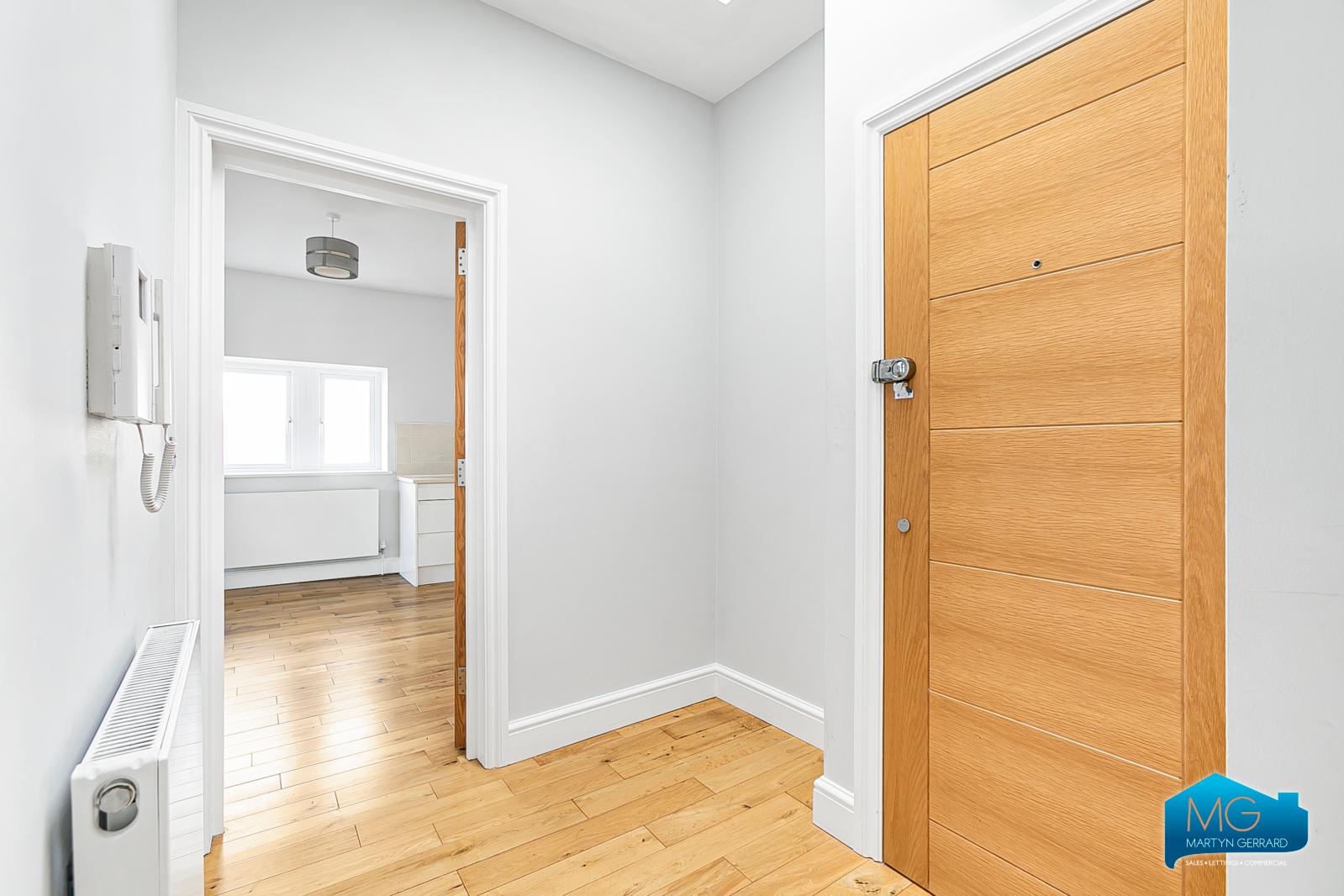 2 bedroom Apartment to rent - Martyn Gerrard