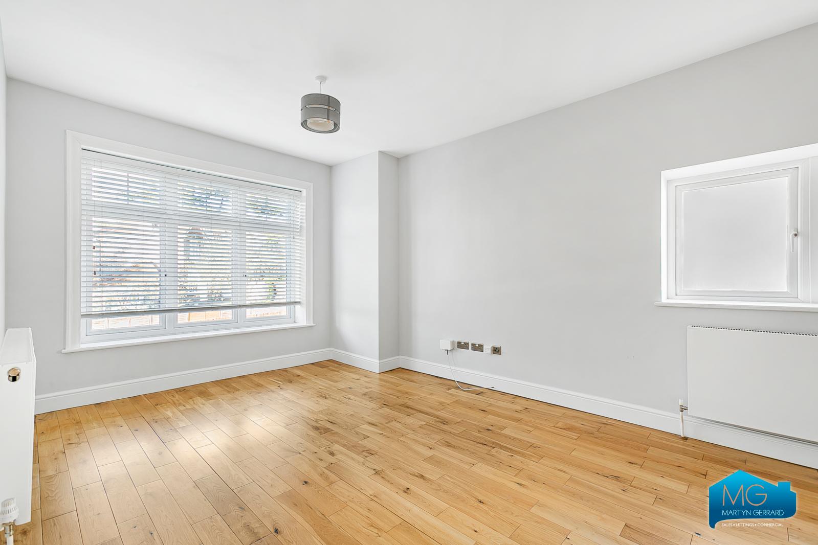 2 bedroom Apartment to rent - Martyn Gerrard