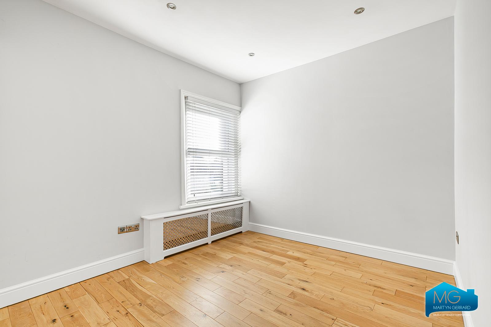 2 bedroom Apartment to rent - Martyn Gerrard