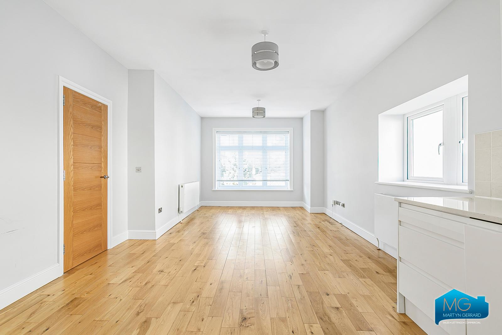 2 bedroom Apartment to rent - Martyn Gerrard