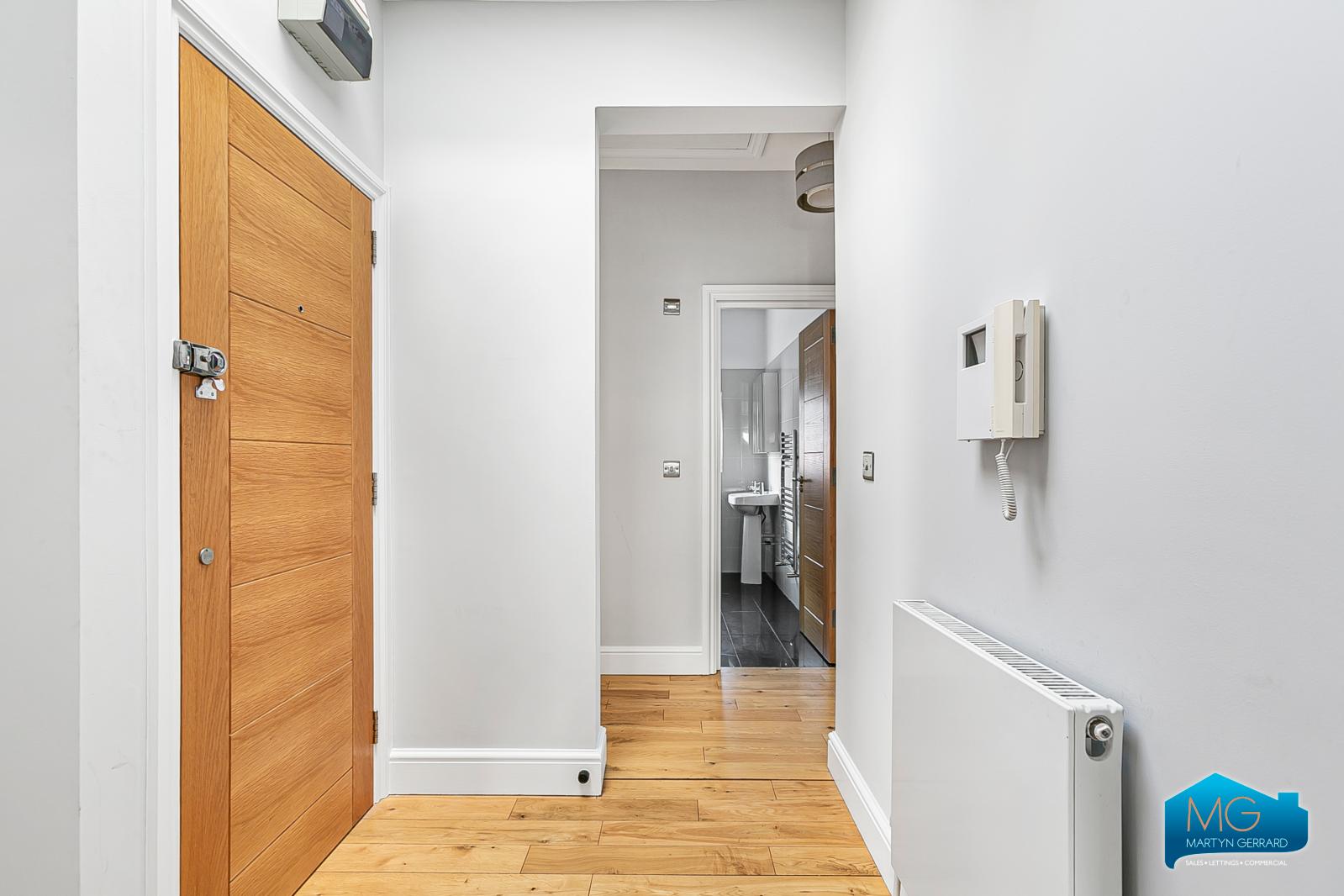 2 bedroom Apartment to rent - Martyn Gerrard