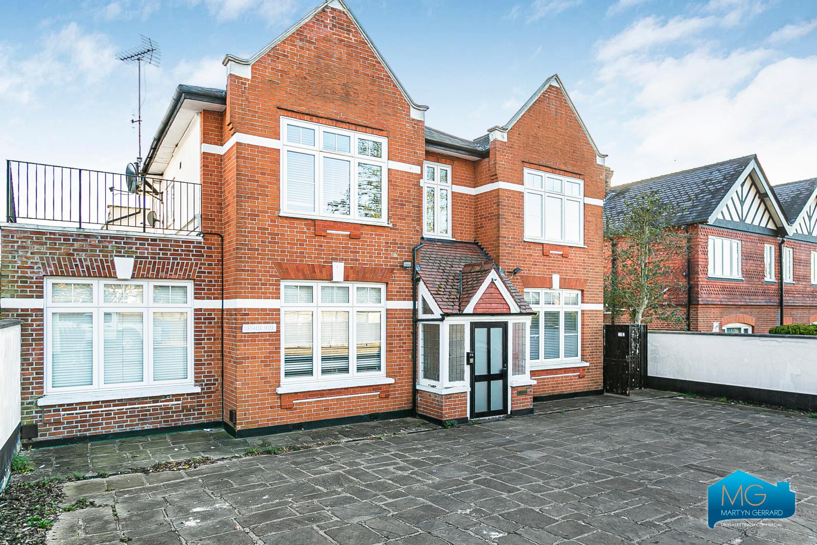 2 bedroom Apartment to rent - Martyn Gerrard