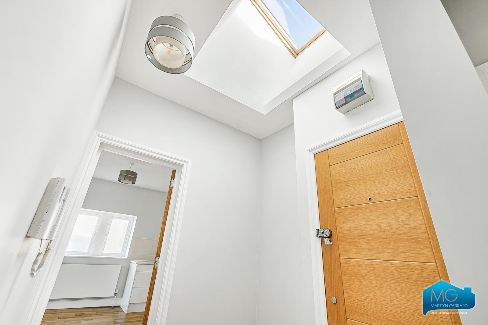 2 bedroom Apartment to rent - Martyn Gerrard
