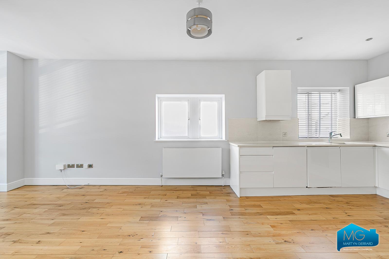 2 bedroom Apartment to rent - Martyn Gerrard