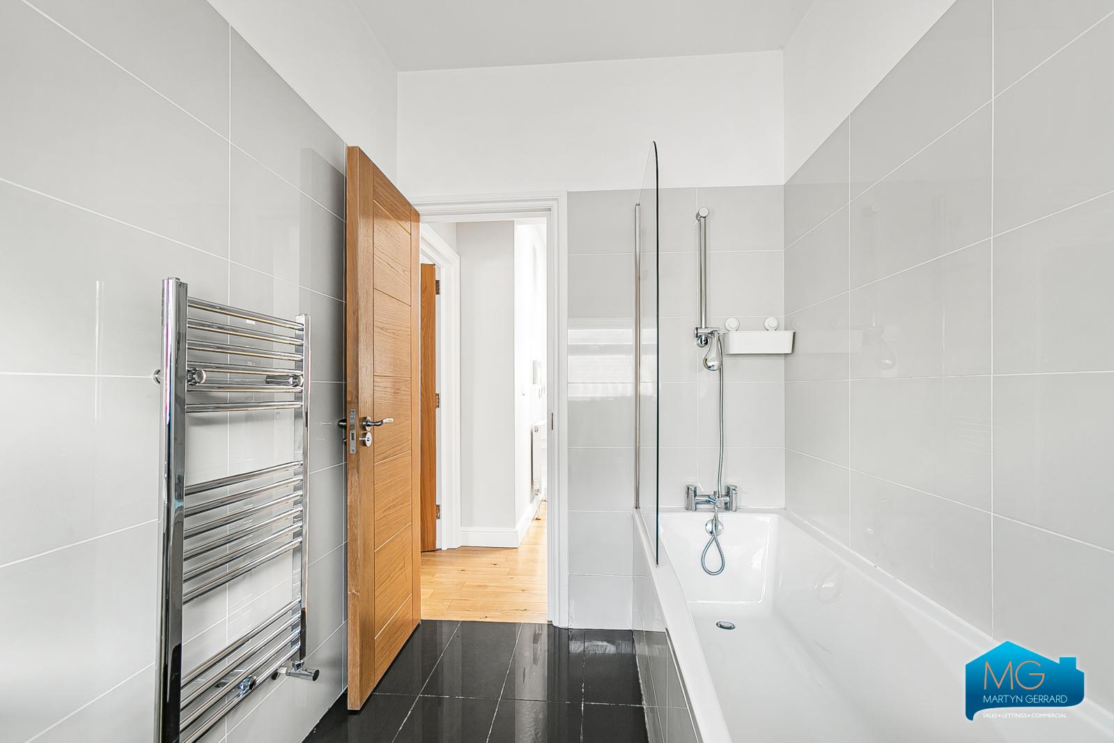 2 bedroom Apartment to rent - Martyn Gerrard