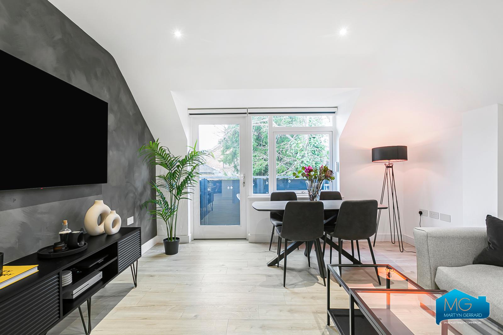 2 bedroom Apartment to rent - Martyn Gerrard