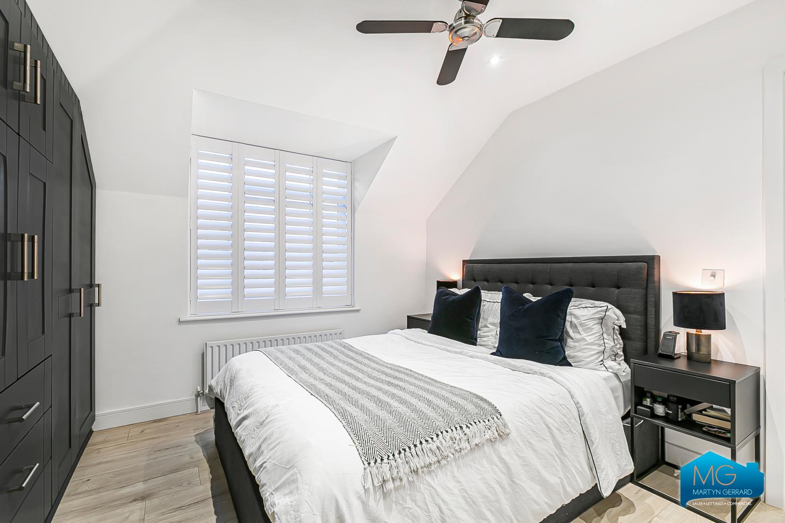 2 bedroom Apartment to rent - Martyn Gerrard