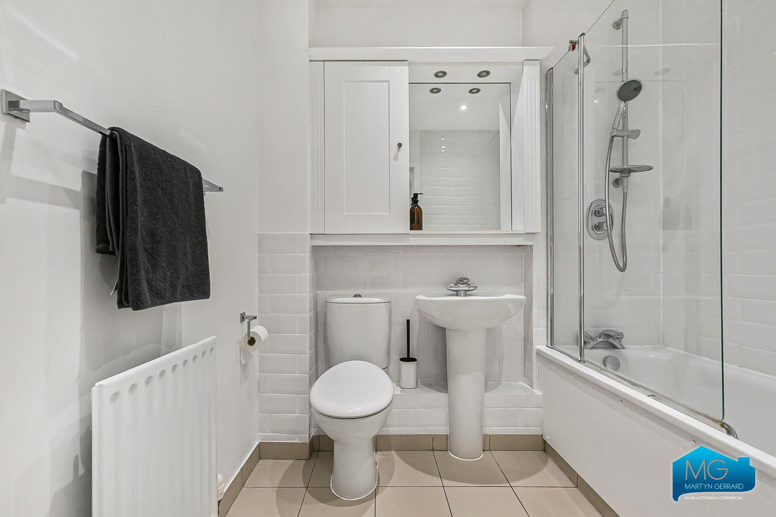 2 bedroom Apartment to rent - Martyn Gerrard