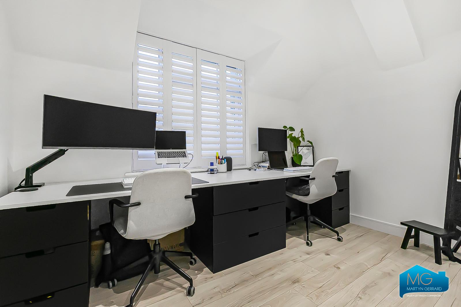 2 bedroom Apartment to rent - Martyn Gerrard